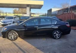 
										Honda Accord LX full									