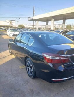 
										Honda Accord LX full									