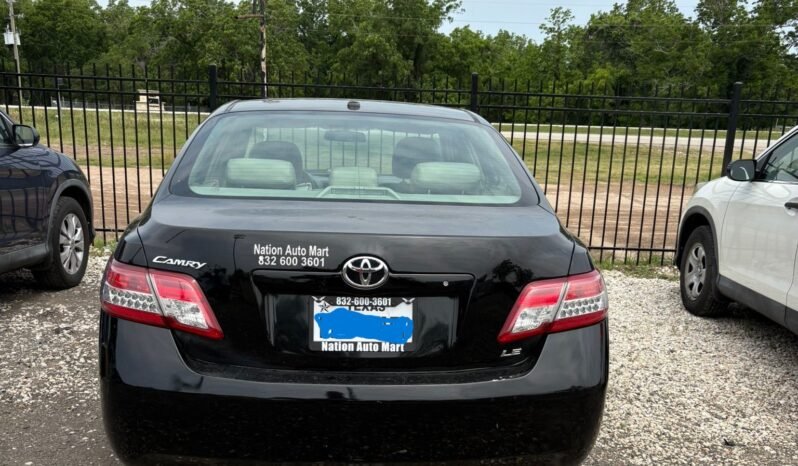 
								Toyota Camry LE full									