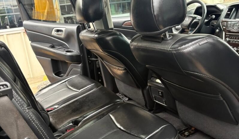 
								Nissan Pathfinder full									