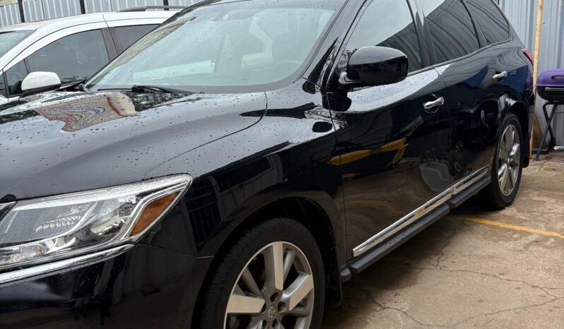 
								Nissan Pathfinder full									