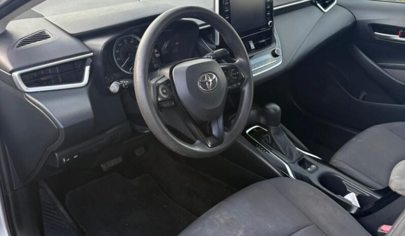 
								Toyota Corolla LE full									