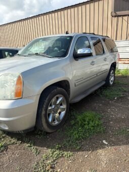 
										GMC Yukon full									