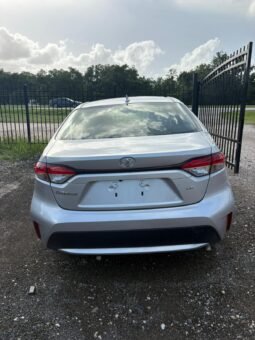 
										Toyota Corolla LE full									