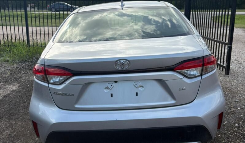 
								Toyota Corolla LE full									