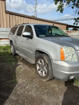 
										GMC Yukon full									