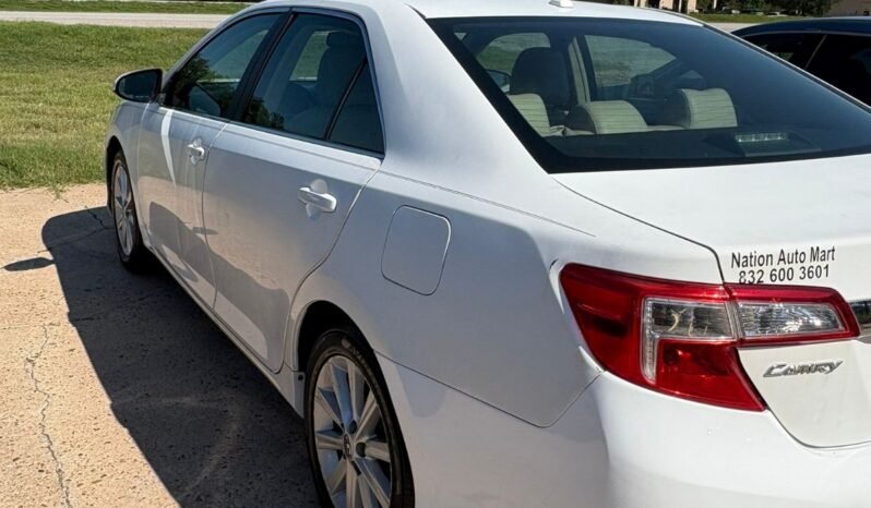 
								Toyota Camry XLE full									