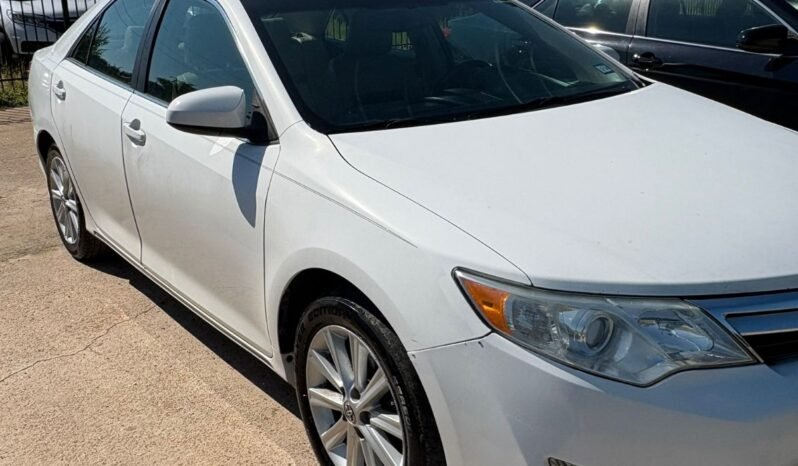 
								Toyota Camry XLE full									