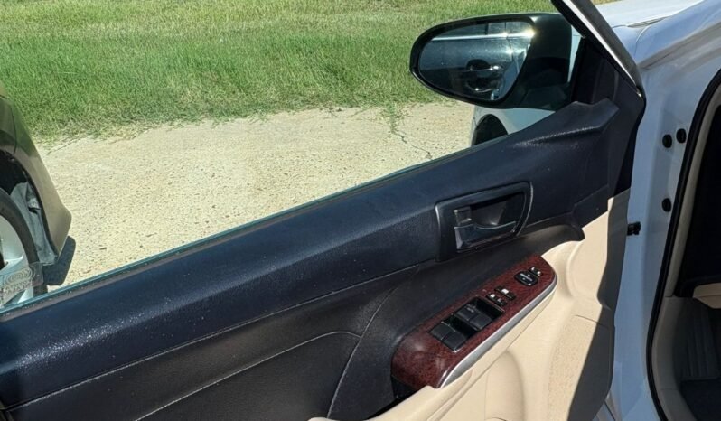 
								Toyota Camry XLE full									