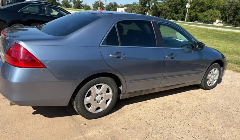 
								Honda Accord LX Sedan 4D 2007 full									