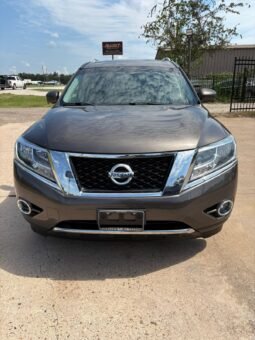 
										Nissan Pathfinder Platinum full									