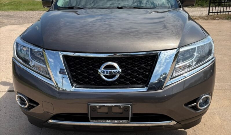 
								Nissan Pathfinder Platinum full									