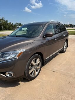 
										Nissan Pathfinder Platinum full									