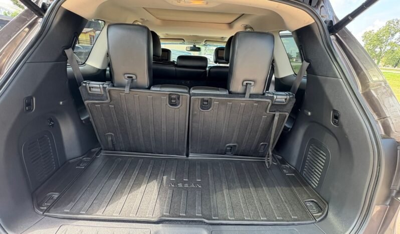 
								Nissan Pathfinder Platinum full									