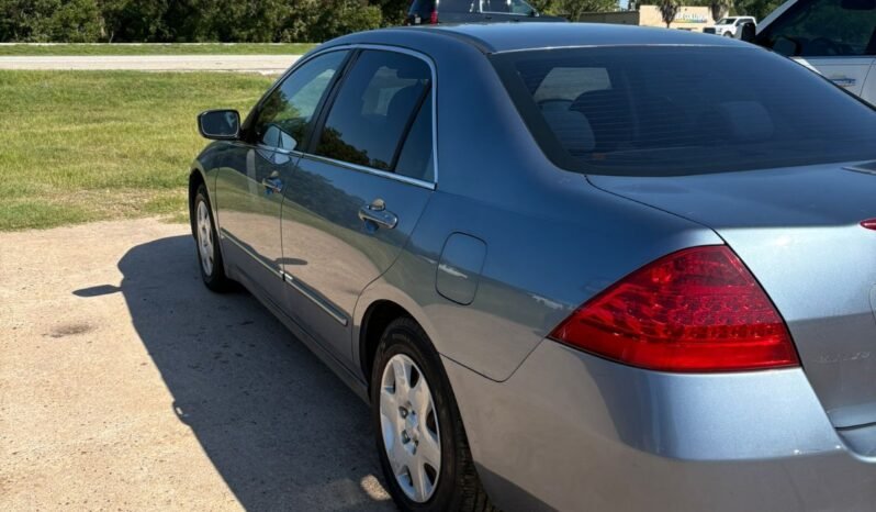 
								Honda Accord LX Sedan 4D 2007 full									