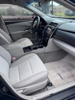 
										Toyota Camry LE full									