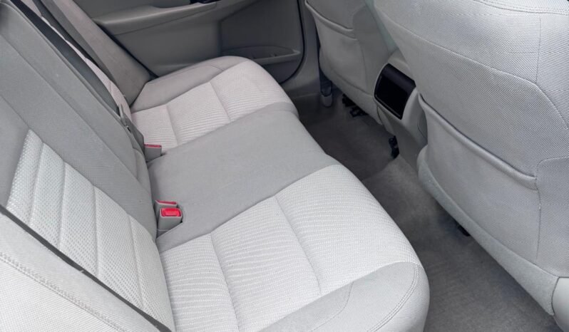 
								Toyota Camry LE full									