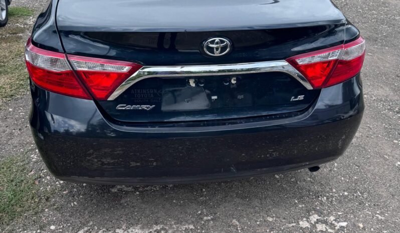 
								Toyota Camry LE full									