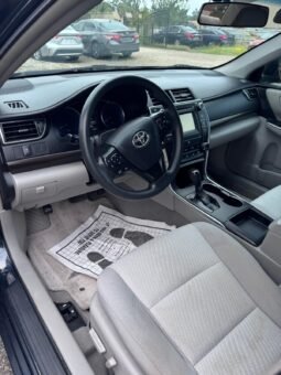 
										Toyota Camry LE full									