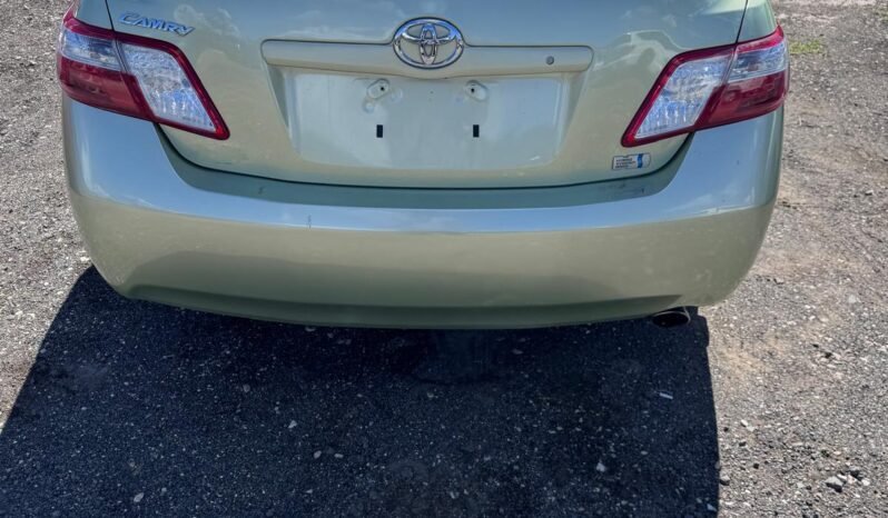 
								Toyota Camry LE full									