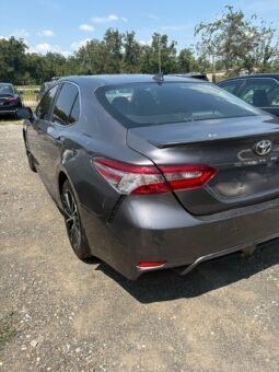 
										Toyota Camry SE full									
