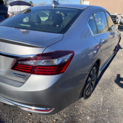 
										2017 Honda Accord Hybrid full									