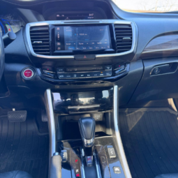 
										2017 Honda Accord Hybrid full									