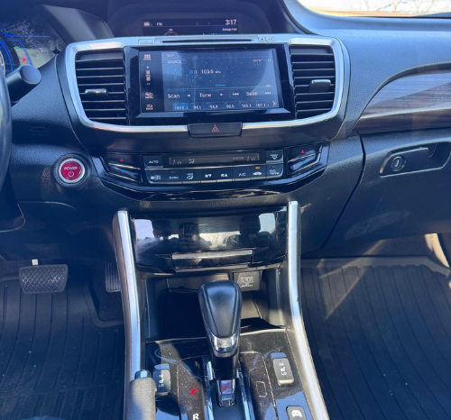 
								2017 Honda Accord Hybrid full									