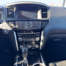 
										2020 Nissan Pathfinder full									