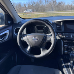 
										2020 Nissan Pathfinder full									