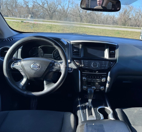 
								2020 Nissan Pathfinder full									