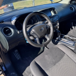 
										2020 Nissan Pathfinder full									