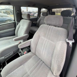 
										2003 Toyota Sienna full									