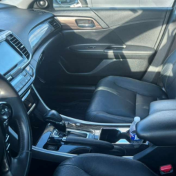 
										2017 Honda Accord Hybrid full									