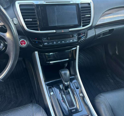 
								2017 Honda Accord Hybrid full									