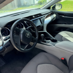 
										2018 Toyota Camry LE full									