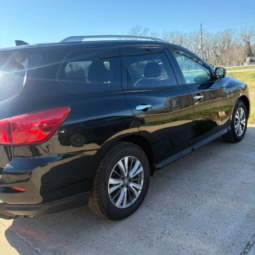 
										2020 Nissan Pathfinder full									