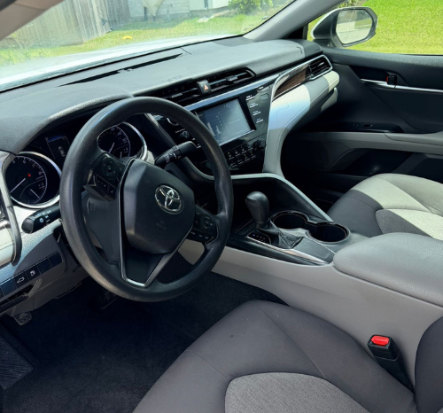 
								2018 Toyota Camry LE full									