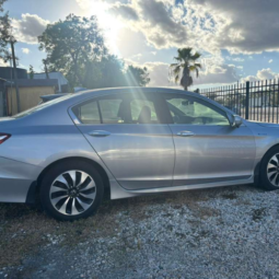 
										2017 Honda Accord Hybrid full									