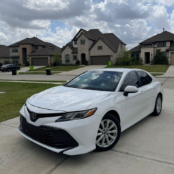 
										2018 Toyota Camry LE full									