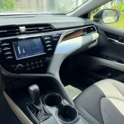 
										2018 Toyota Camry LE full									
