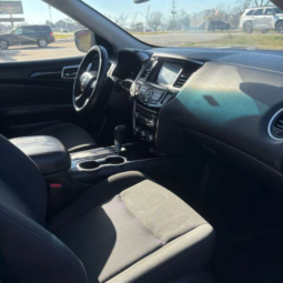 
										2020 Nissan Pathfinder full									