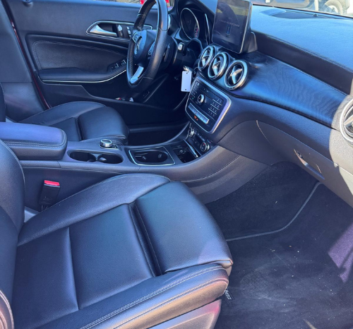 
								2018 Mercedes-Benz CLA 250 full									