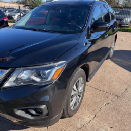 
										2020 Nissan Pathfinder full									