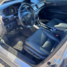 
										2017 Honda Accord Hybrid full									