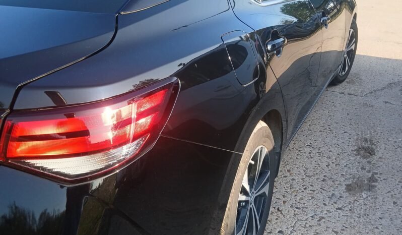 
								2022 Nissan Sentra SV full									